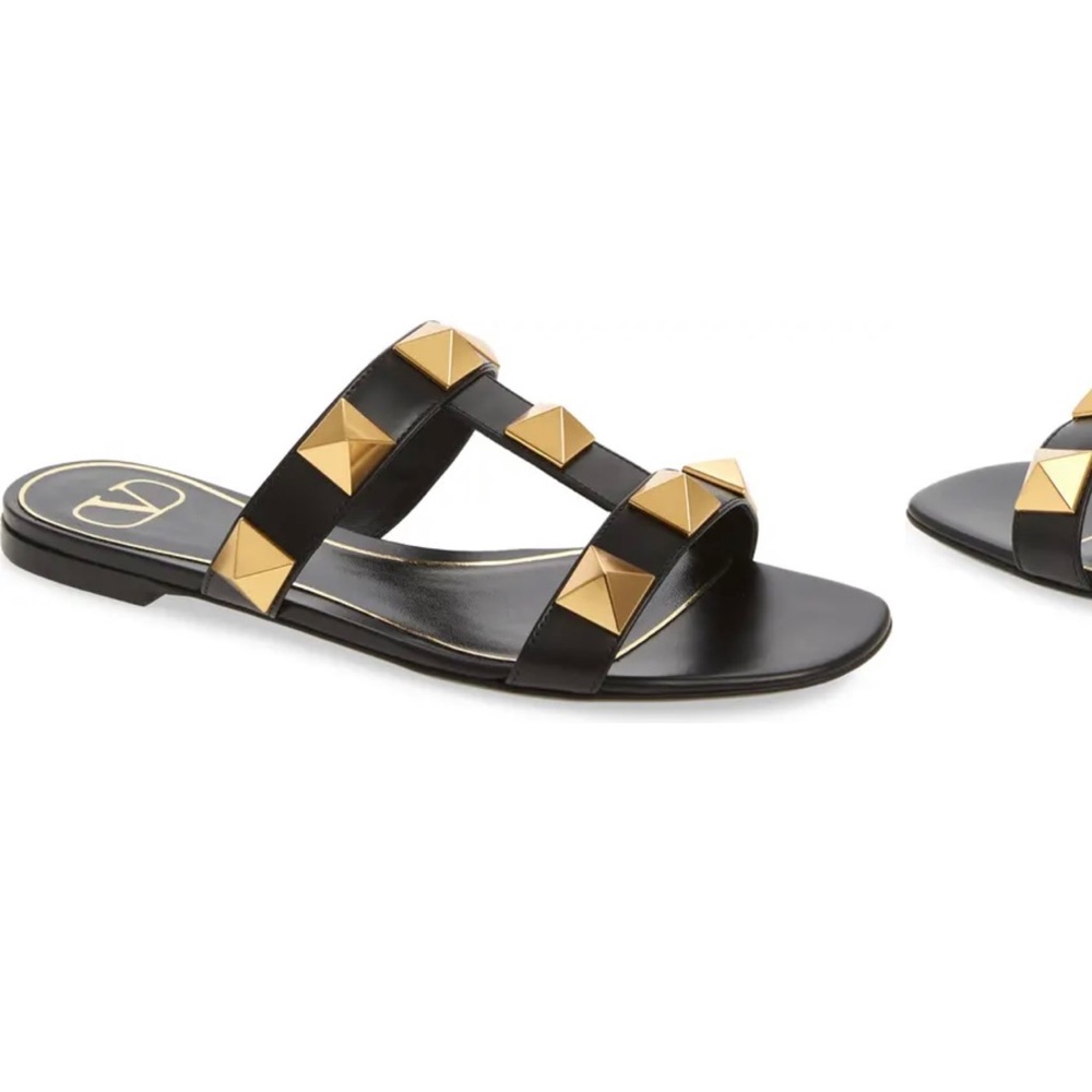 Woman’s Roman Stud Sandal Valentino Garavani 41 1/2 size 9
